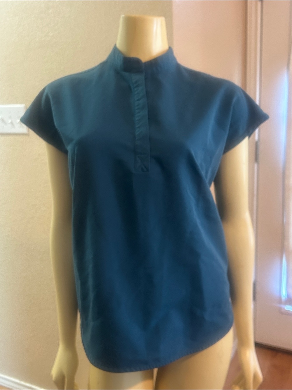 FIGS Teal Rafaela Mandarin Collar Cap-Sleeve Top XS